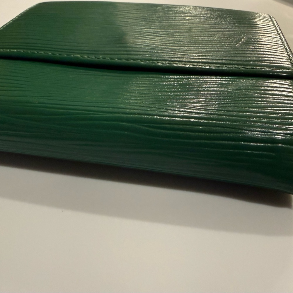 Louis Vuitton Bamboo Green Epi Leather Porte Billes Compact Wallet - Picture 5 of 11